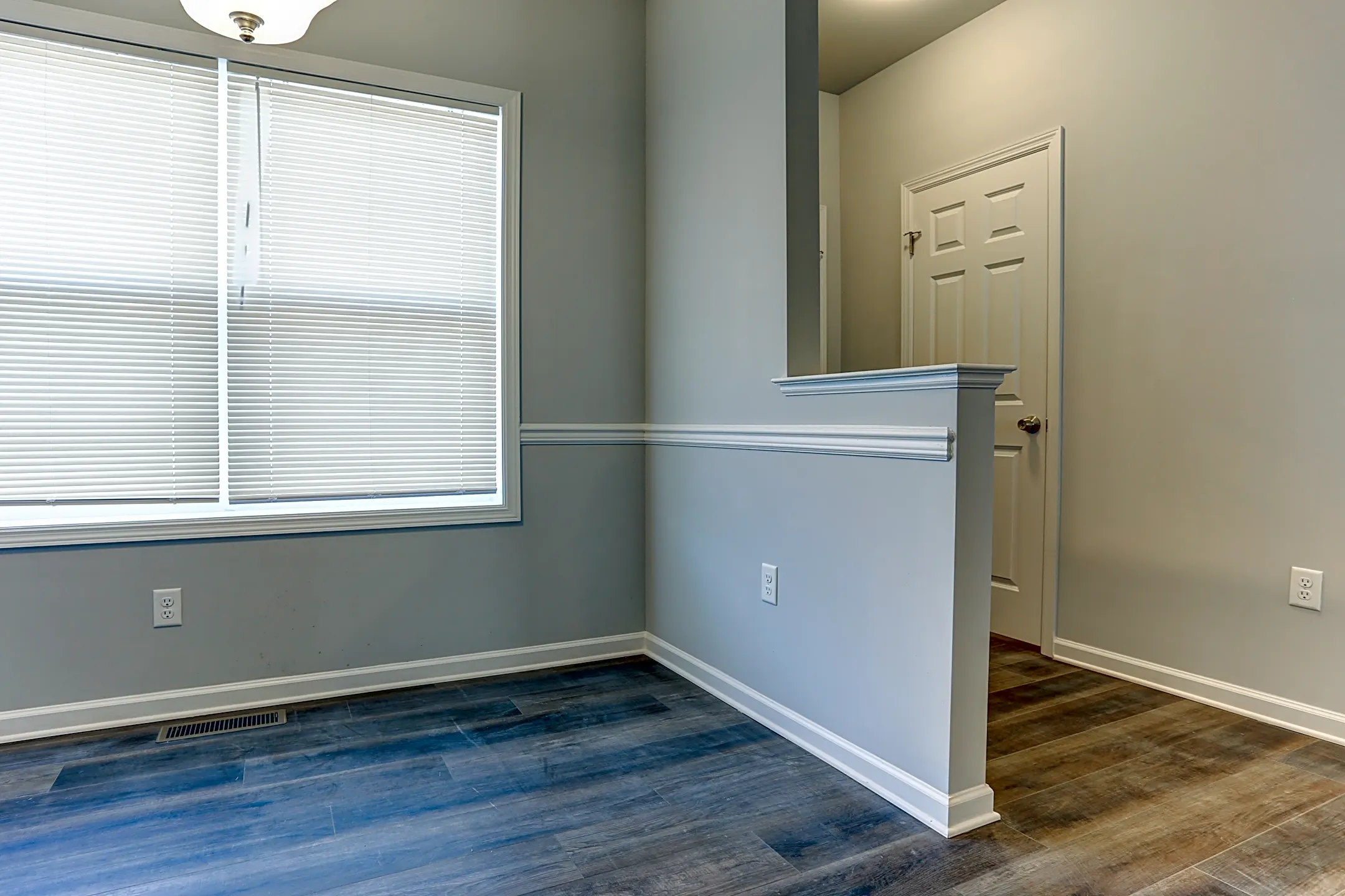 Towns at Woodridge 1300 Overlook Rd Middletown, PA Apartments for