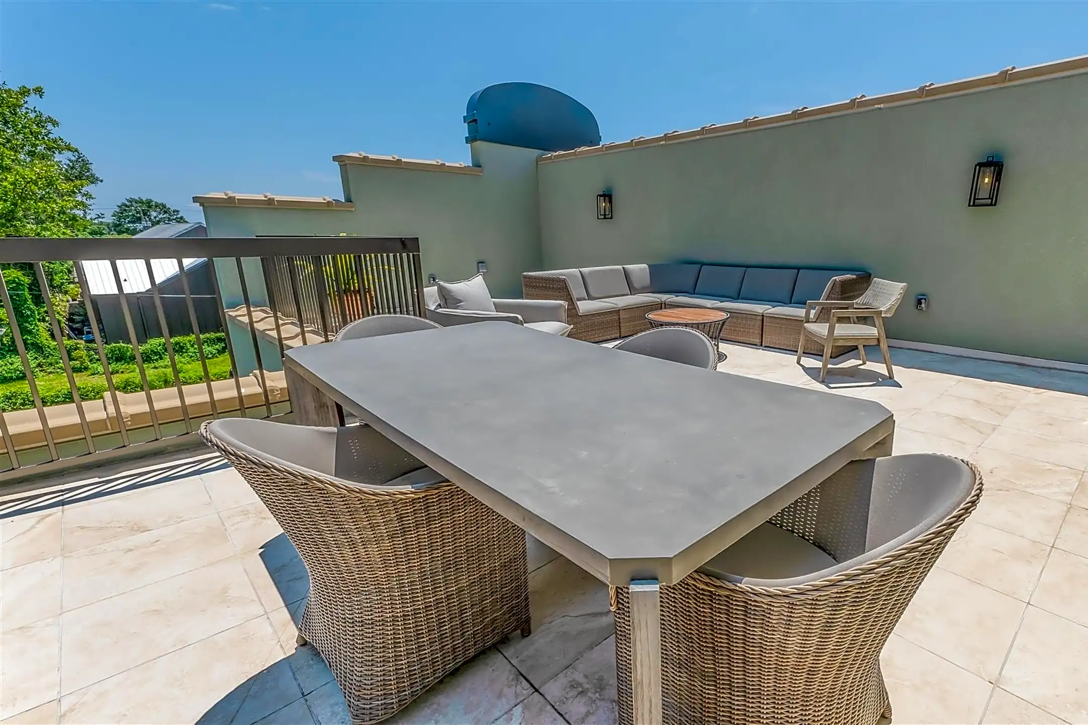 Patio / Deck - 310 N 7th Ave - Pensacola, FL