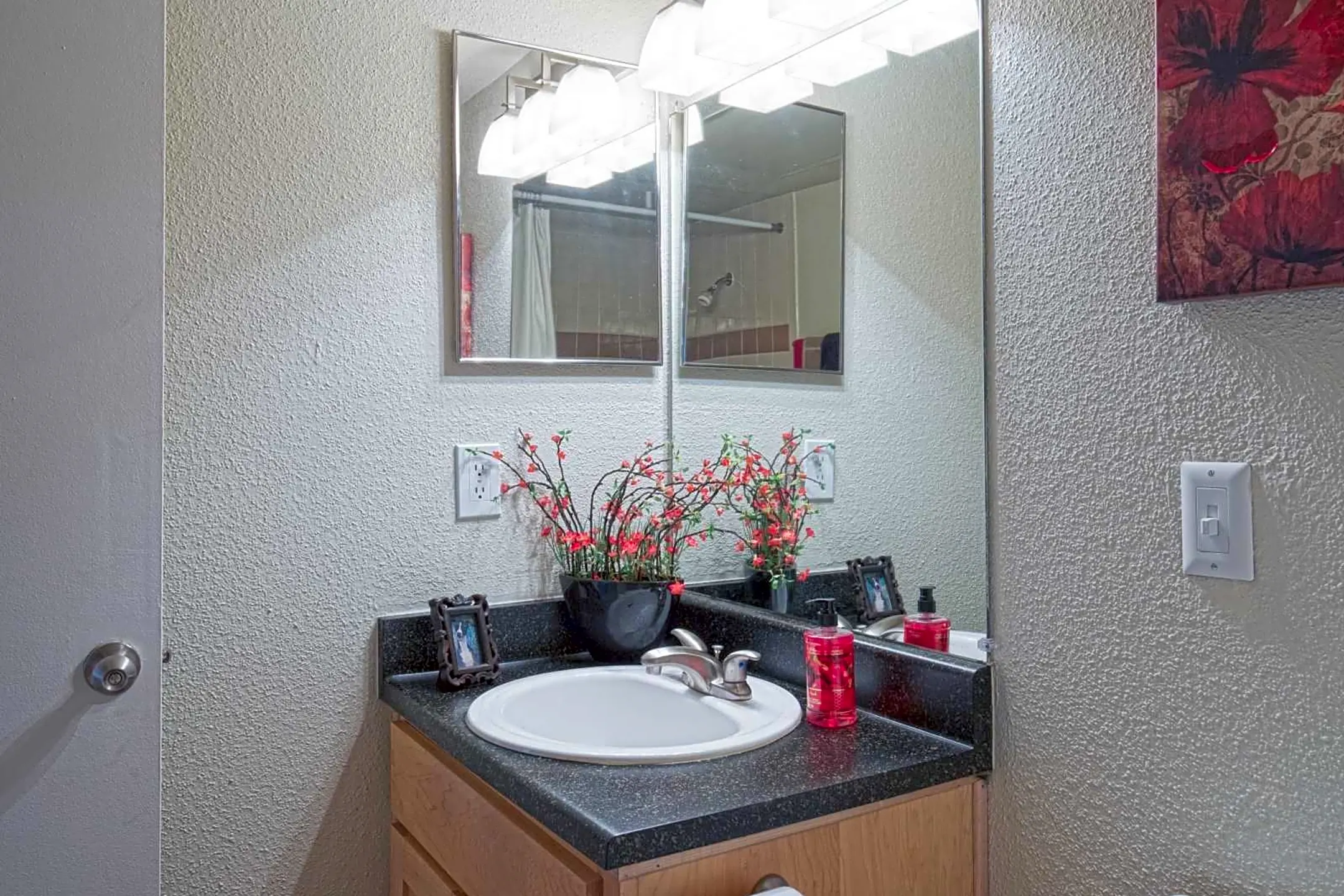 Bathroom - The Pointe at City Center - Lenexa, KS