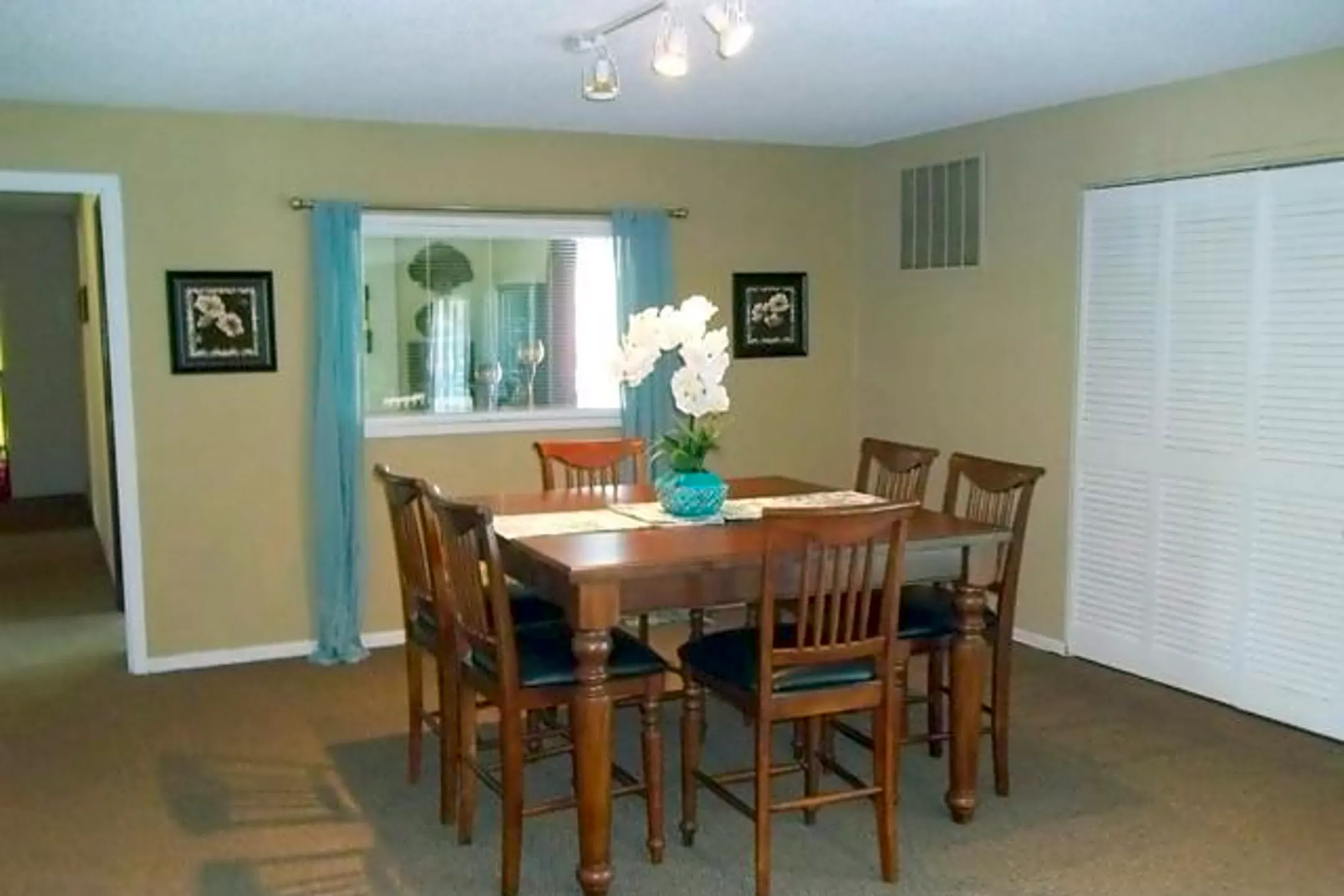 The Residences of Auburn Hills Topeka, KS 66614