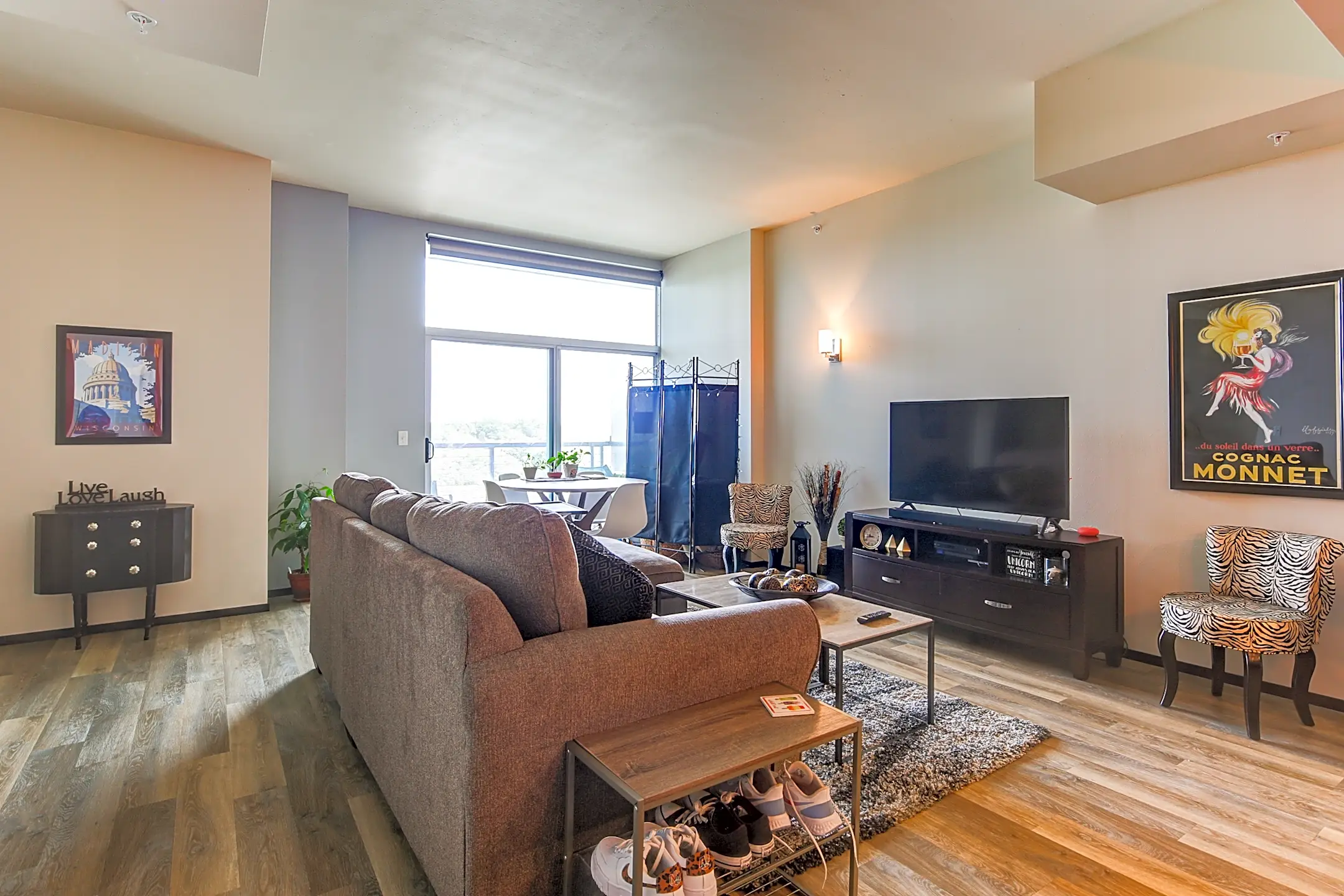 Galaxie High Rise Apartments Madison, WI 53703