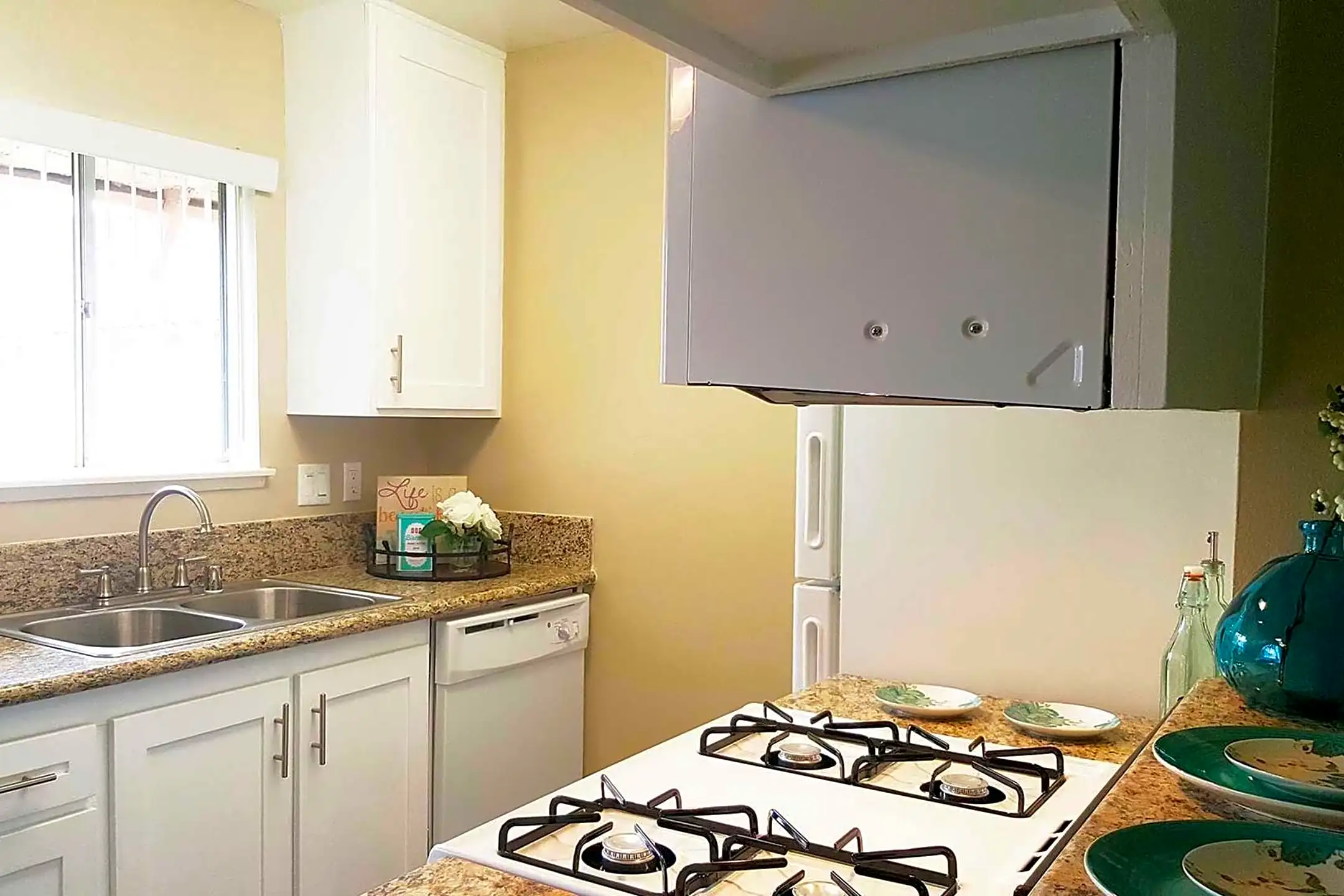 Shadow Mountain 2132 Blossom Ln La Verne, CA Apartments for Rent