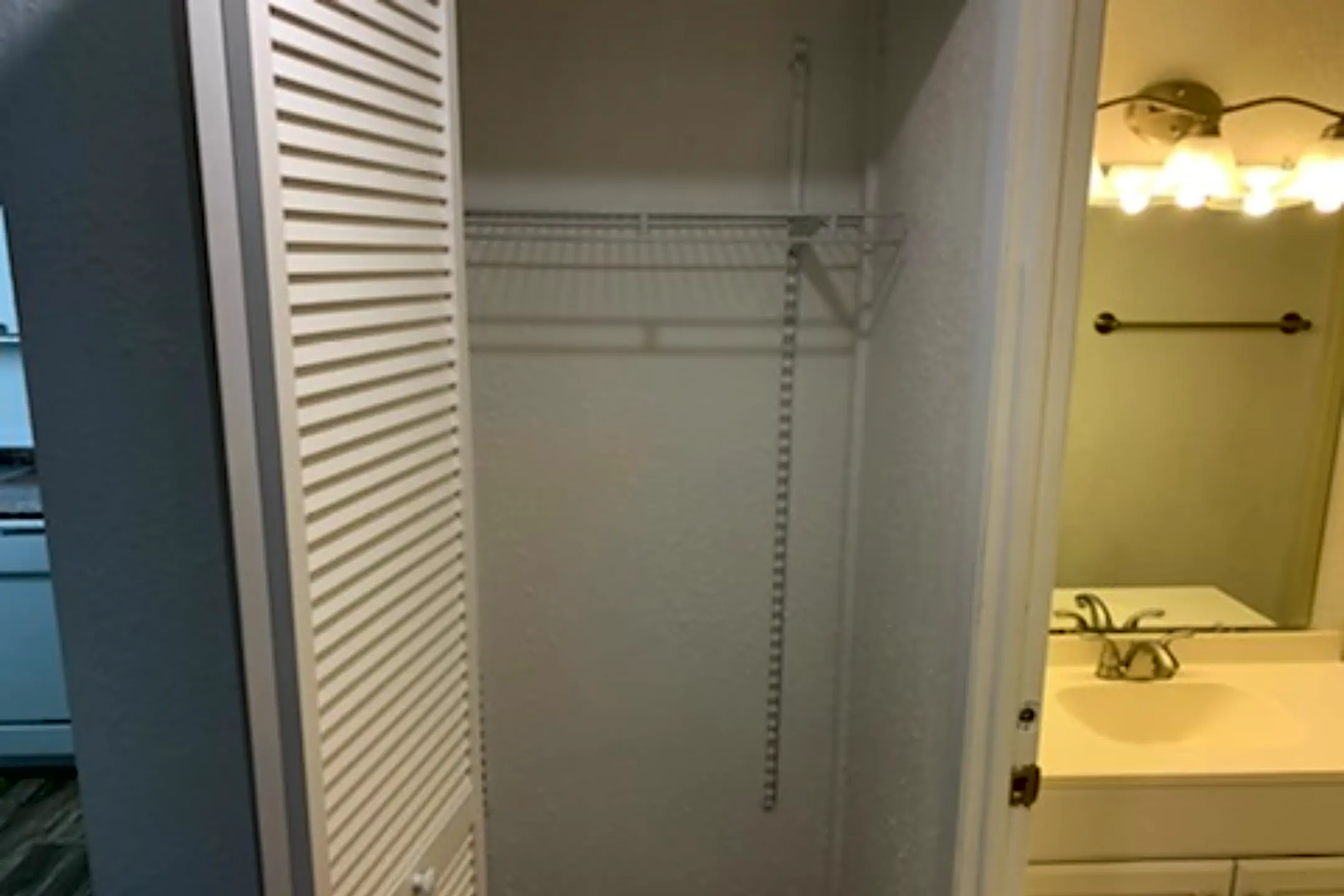 Whisperwood Apartments 4100 NW 28th Ln Gainesville, FL Apartments