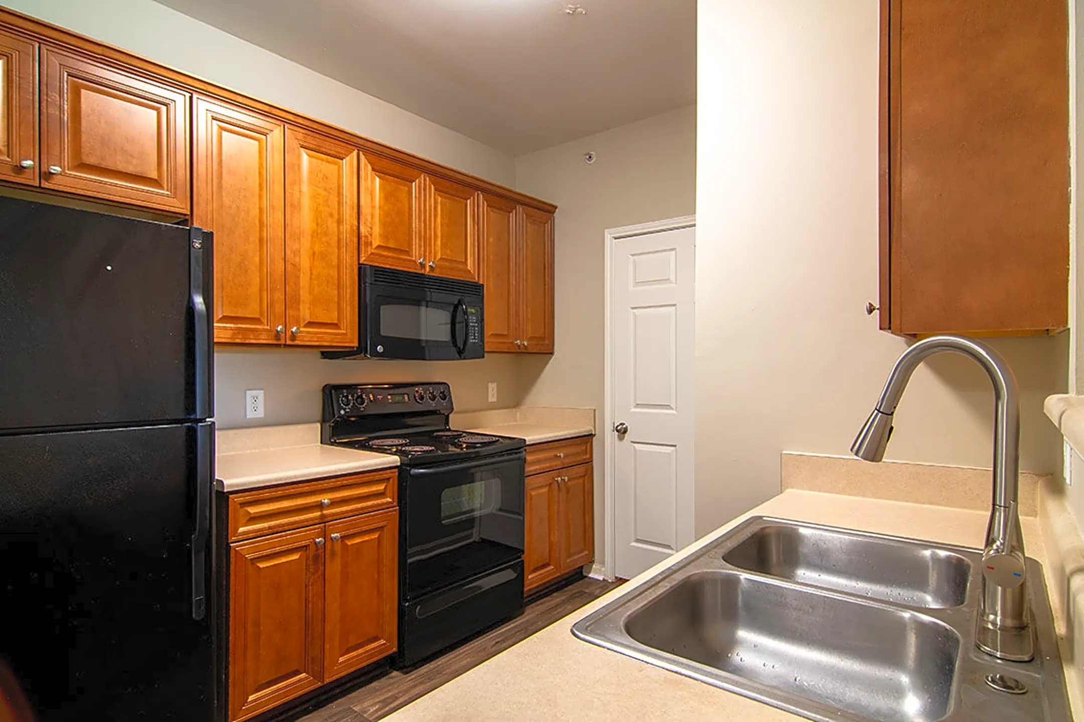 Houston Lake Apartment Community 2350 Houston Lake Rd Kathleen, GA