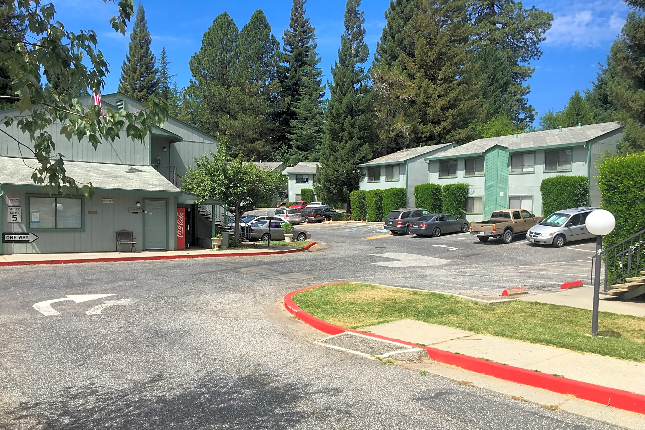 Pool - Crown Point Apartments - Grass Valley, CA