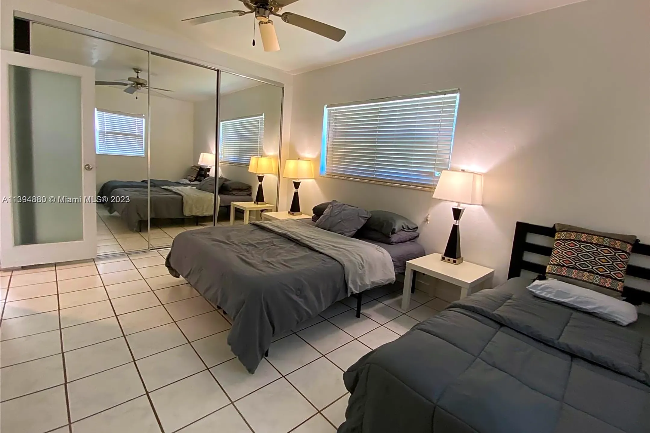 Bedroom - 910 NE 81st St #FRONT - Miami, FL