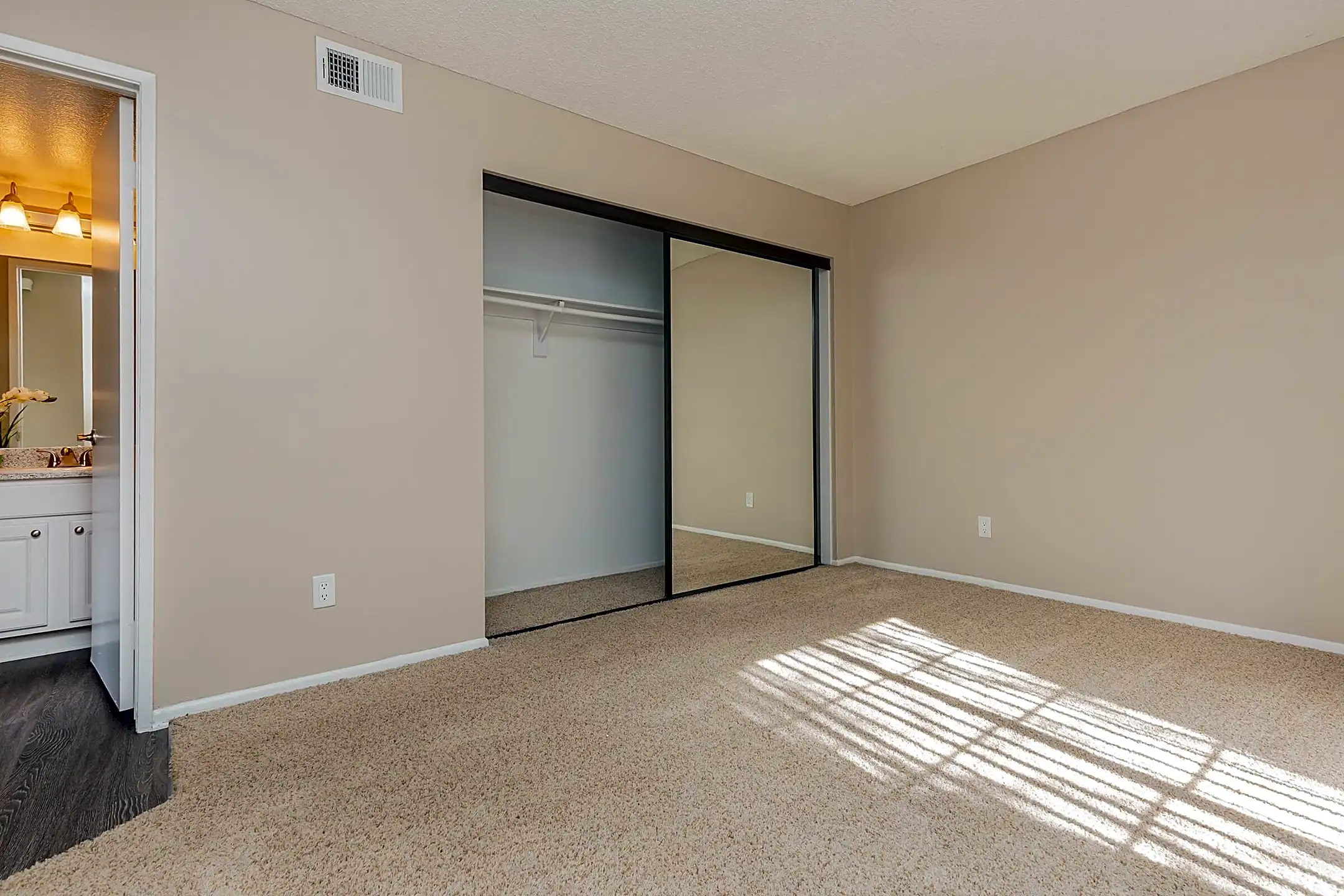 Oak Tree Court Apartment Homes Placentia CA 92870