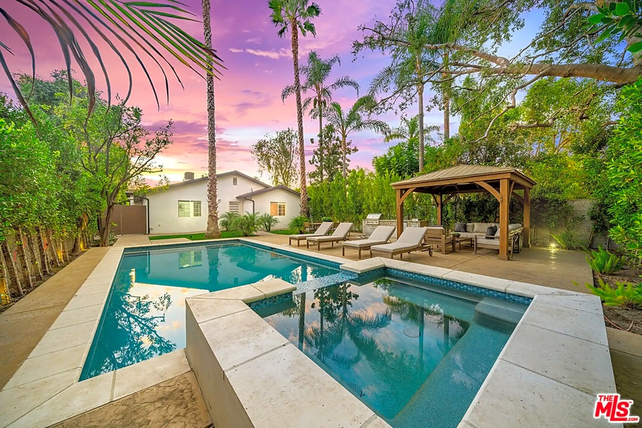 Pool - 5010 Fulton Ave - Los Angeles, CA