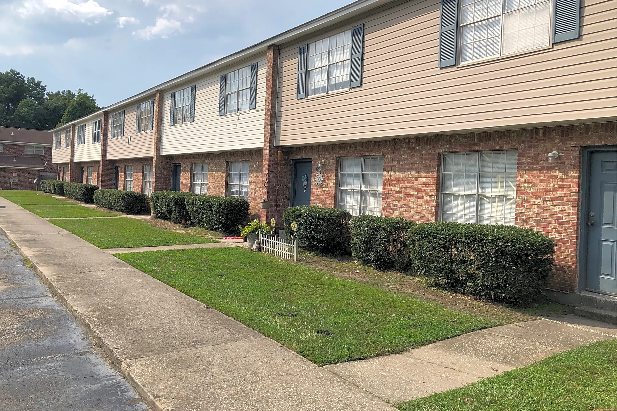 Summerville Apartments 703 E 3rd North St Summerville SC For Rent   Fefd98861f9f026555fbc6df7a434aa6