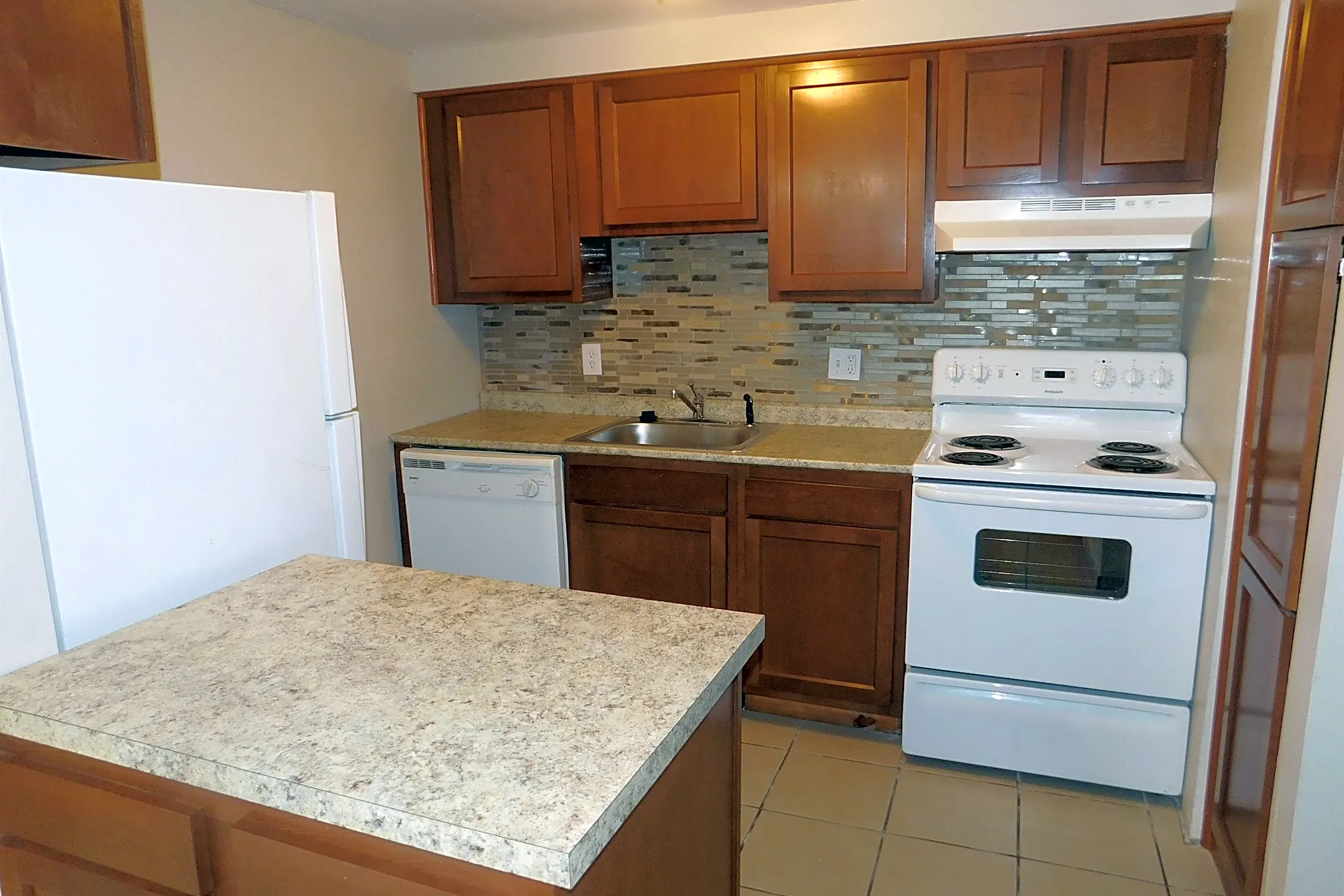 Kitchen - 6172 Library Rd - Bethel Park, PA