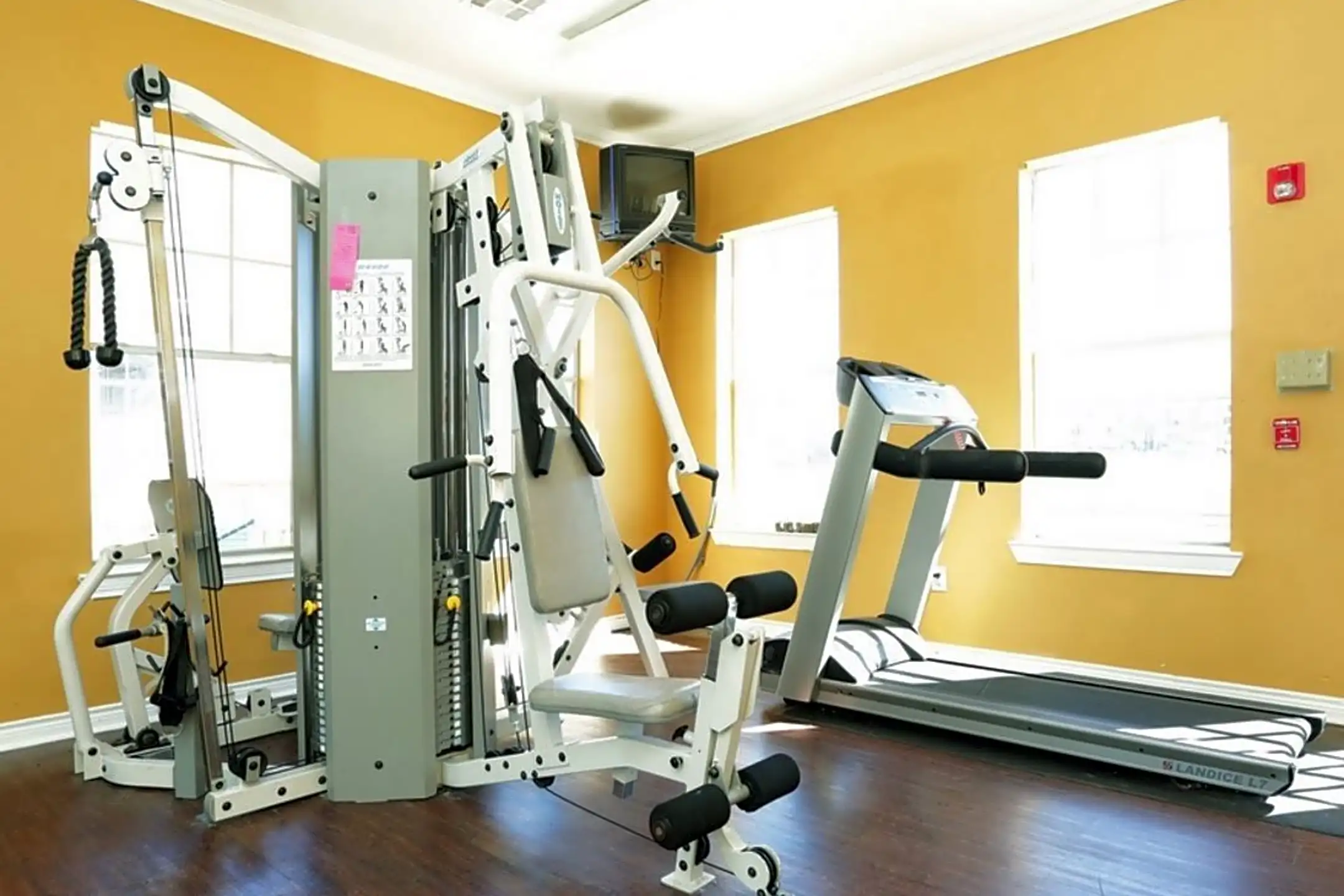 Madison Highlands 100 Highland St Hillsboro, TX Apartments for Rent