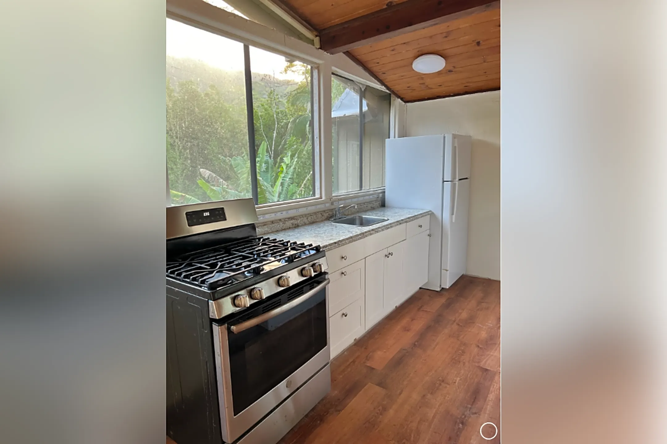 Kitchen - 4814 Ananalu Rd - Hanalei, HI