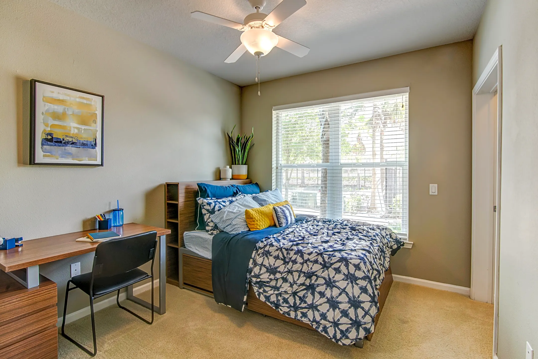 Bedroom - IQ Apartments - Per Bed Leases - Tampa, FL