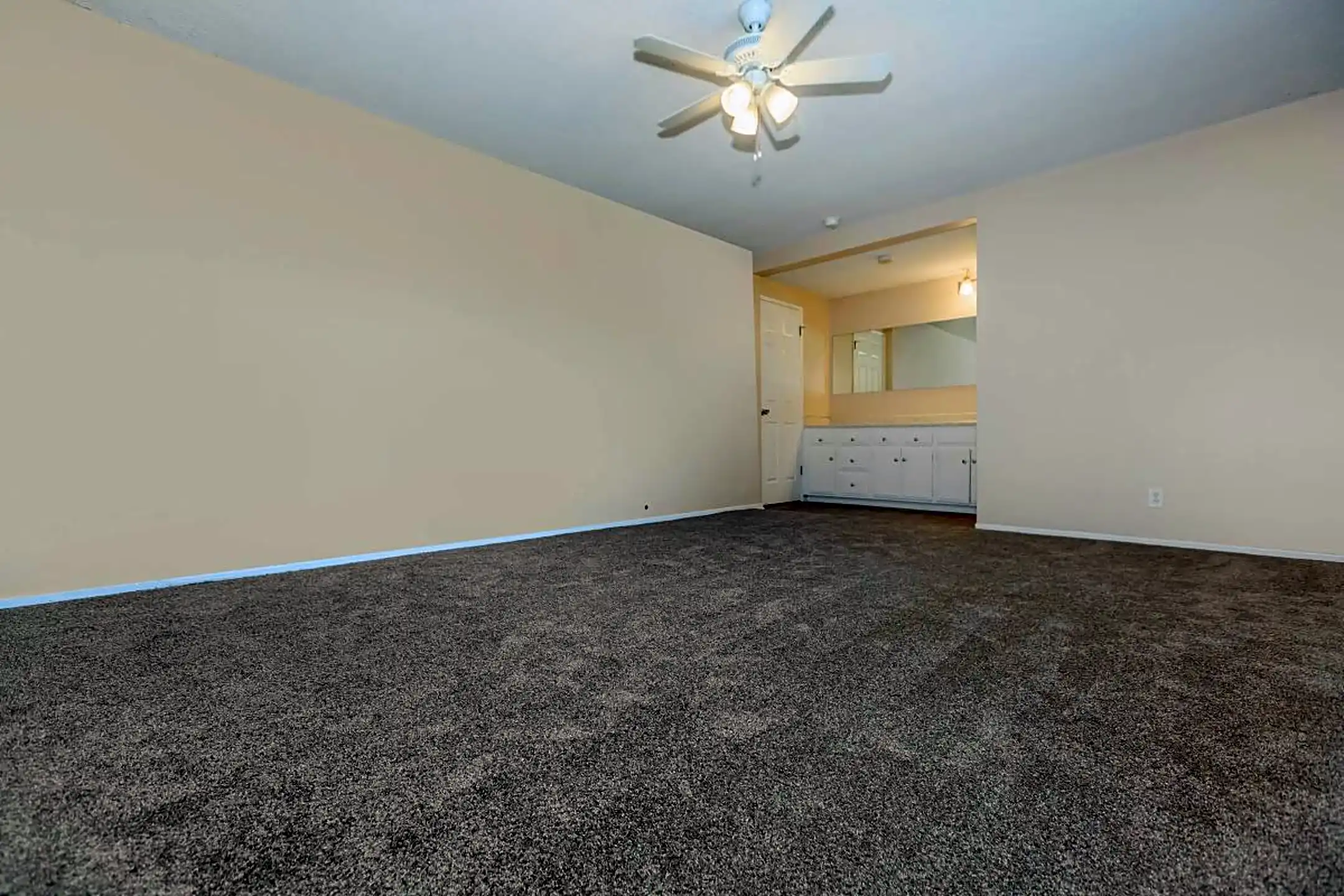 Mona Lisa Apartments 5132 San Gabriel Pl Pico Rivera, CA for Rent