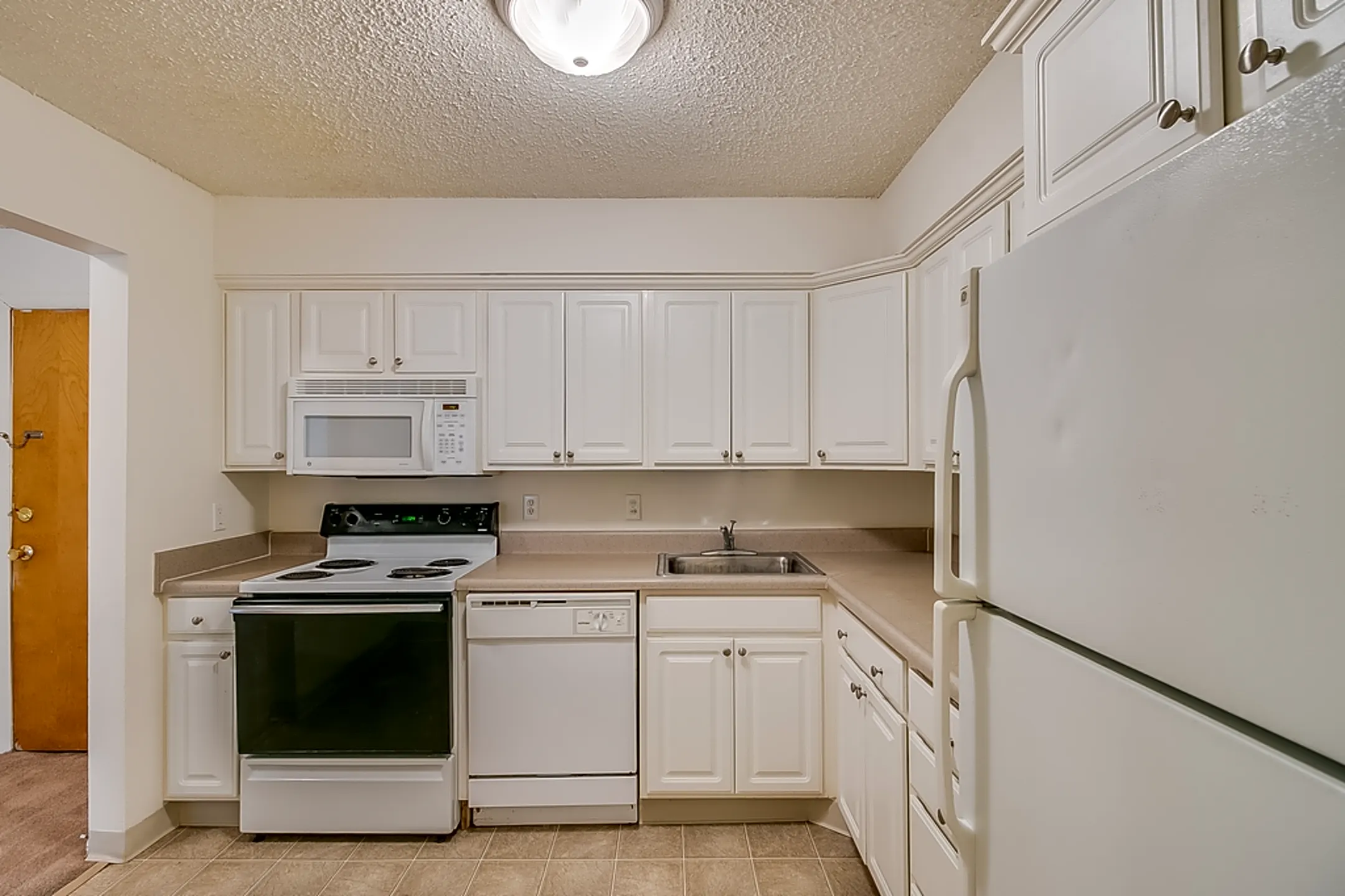 Hull Apartments 1127 N Hagadorn Rd East Lansing, MI Apartments for