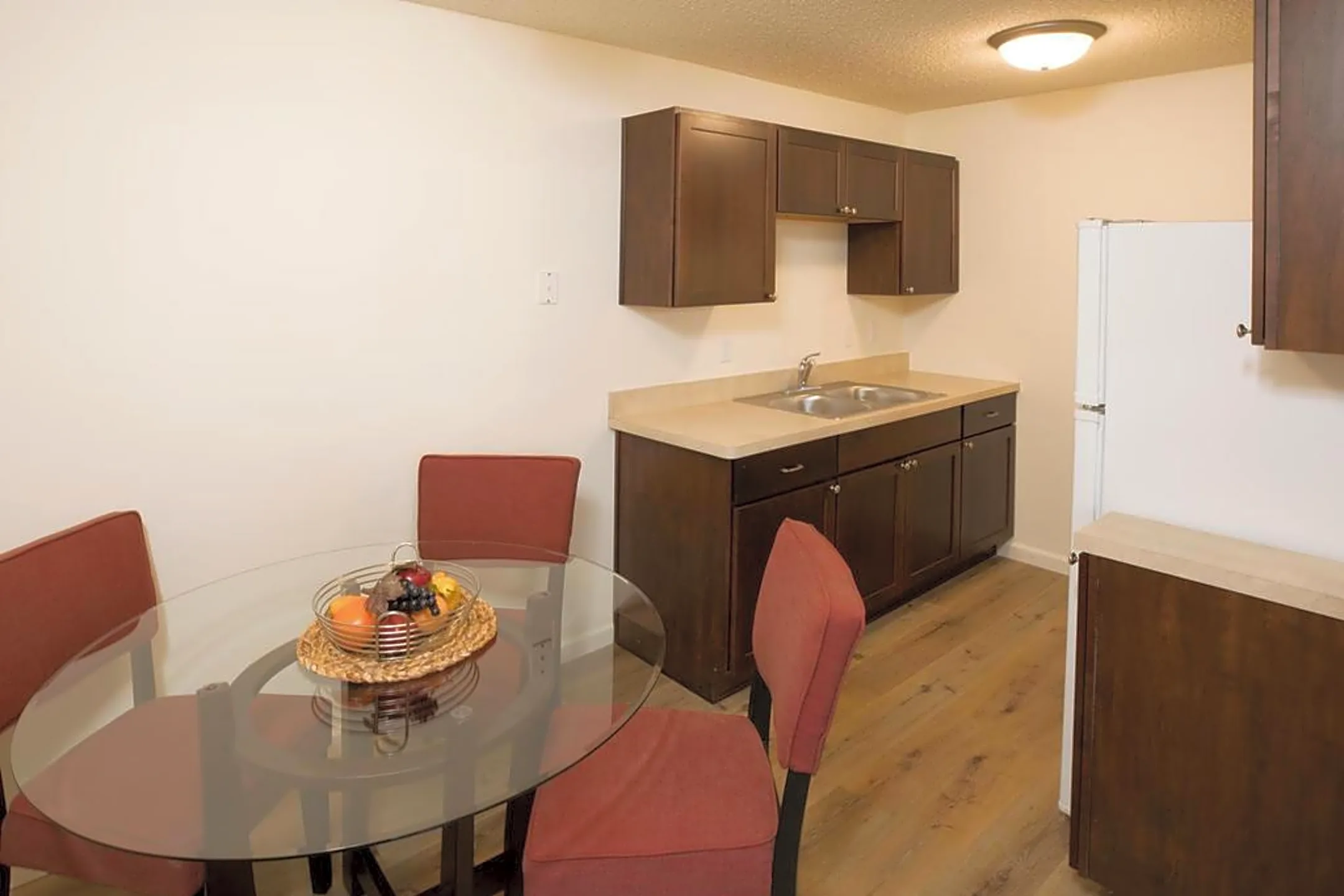 Lynn 7th Ave Apartments Anoka, MN 55303