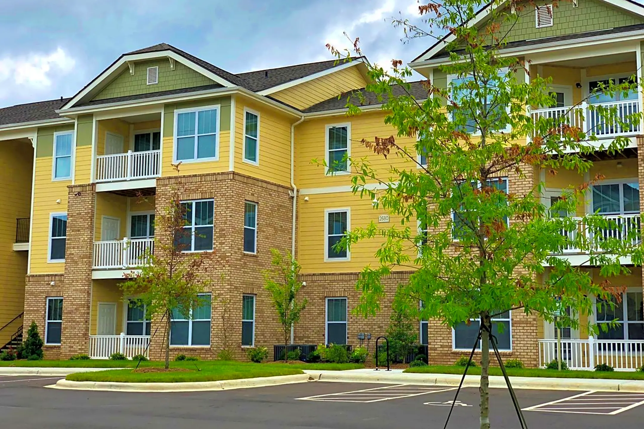 whitehall-crossing-apartments-charlotte-nc-28273