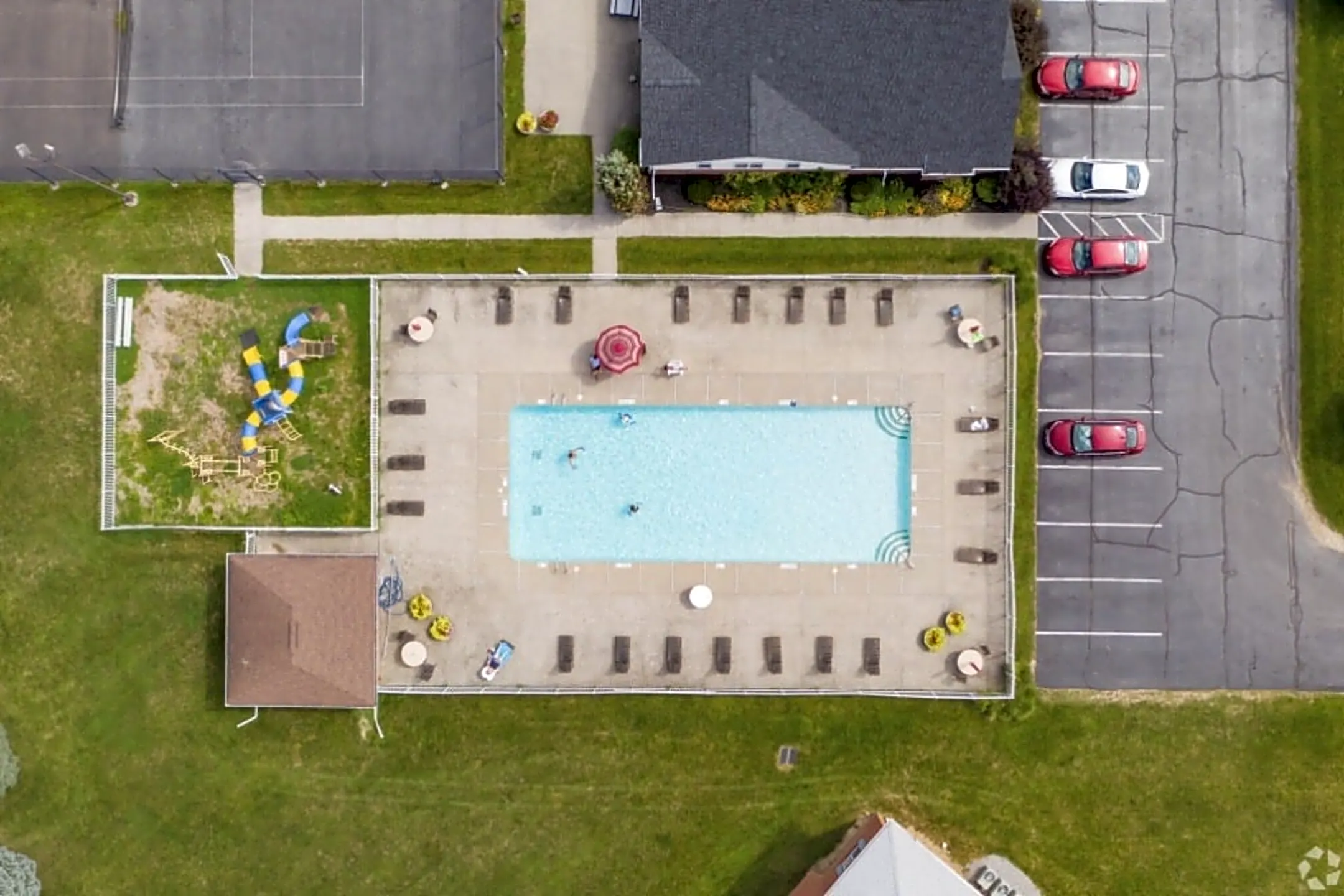 CenterPointe Apartments & Townhomes 5570 Centerpointe Blvd