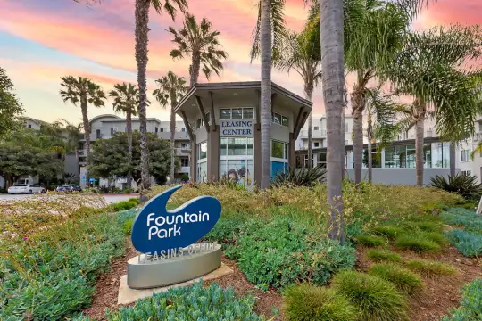 Fountain Park At Playa Vista Photo 2
