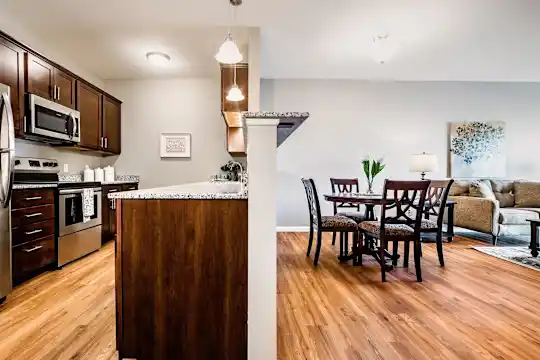 Gateway Green Apartments Photo 2