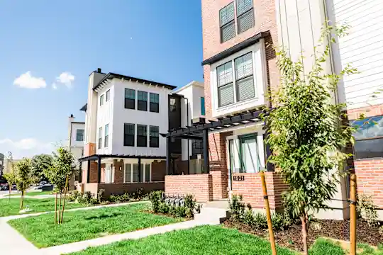 Current By Lotus Townhomes Photo 2