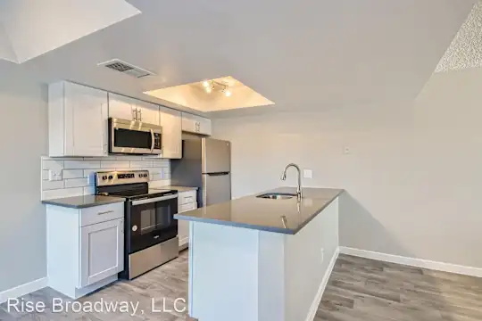 Rise Broadway Photo 1
