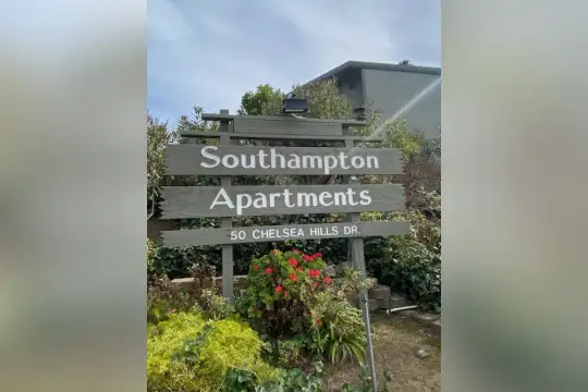 Southampton Apartments Photo 1