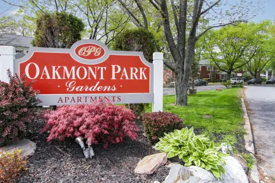 Oakmont Park Apartments Photo 2