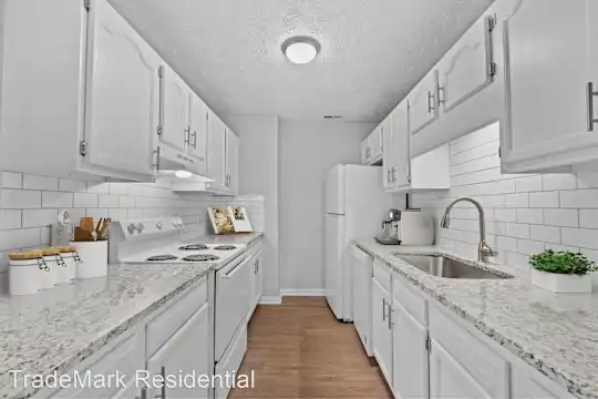 Laketree Apartments Photo 1