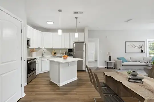 Two Addison Place Apartments Photo 2