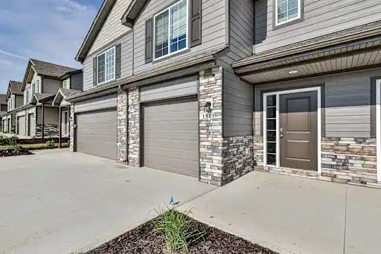 Greystone Townhomes Photo 2