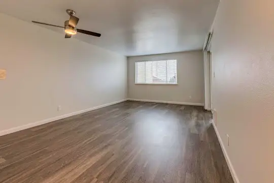 Hill Crest Apartments Photo 1