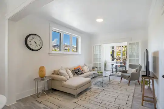 Browning Apartments Photo 2