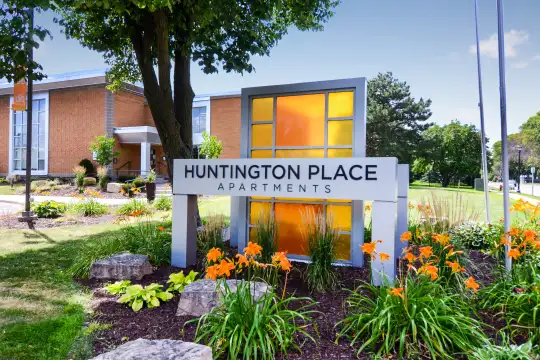Huntington Place Photo 1