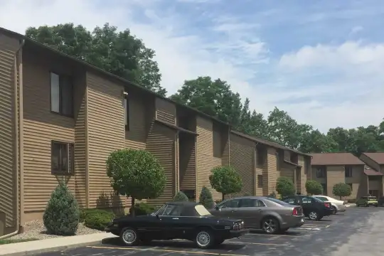 Crystal Tree Apartments of Fayetteville Photo 2