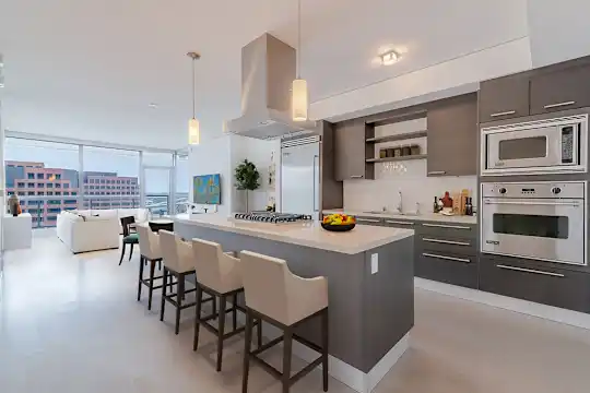 Essex Skyline at MacArthur Place Photo 1