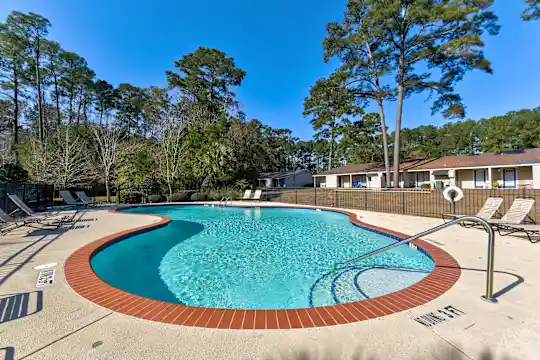 Abbey Lake Apartments Photo 1