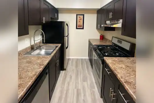 Fox Meadow Apartments and Townhomes Photo 1