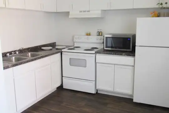 Apartments Near 85021