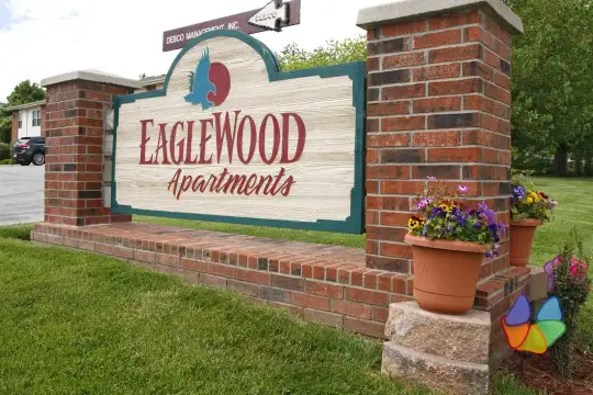 Eaglewood Apartments Photo 2