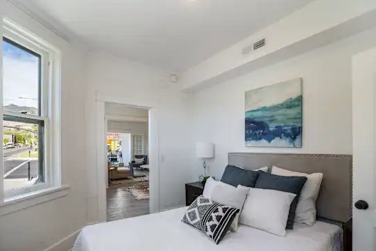 Browning Apartments Photo 2