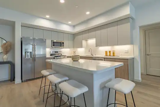 SoCo Apartments Photo 1