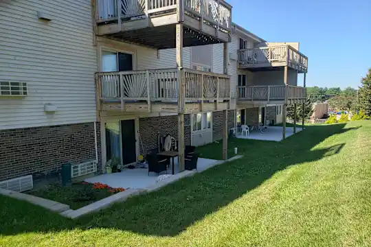 Royalwood Apartments Photo 1