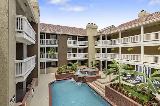 Lincoln Court Apartments Photo 1