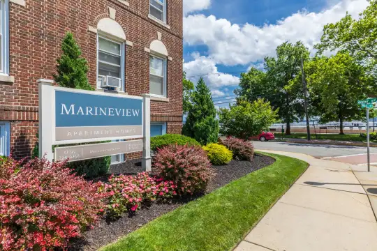 Marineview Apartments Photo 1