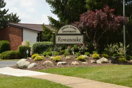 Rowanoake Apartments Photo 1
