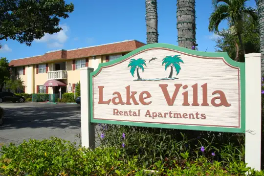 Lake Villa Apartments Photo 2
