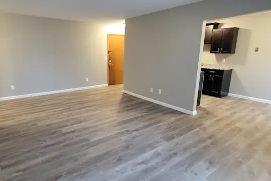 The Pines Apartments Photo 1