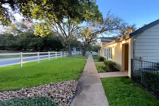 For Rent 75248