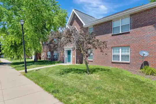 Elm Point Apartments Photo 2